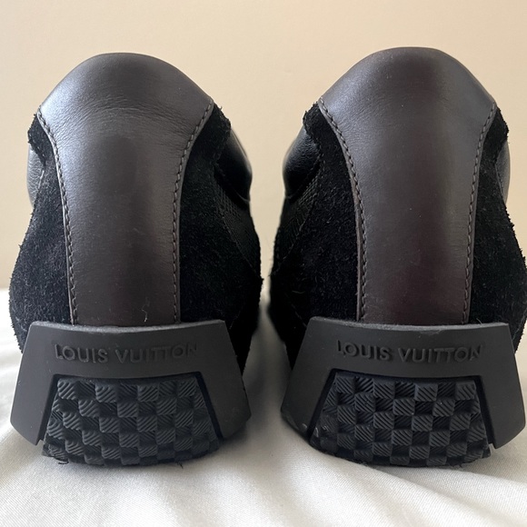 LOUIS VUITTON - Suede LV Sneaker - SIZE 9 - Picture 6 of 11